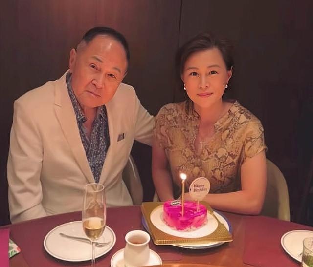 87岁香港知名富商被曝新恋情，与年轻美女十指紧扣逛街（组图） - 8