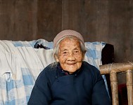 【情感】养育7个子女无家可归，84岁母亲高龄再嫁被送回，儿子：丢尽脸面（组图）