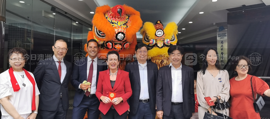 “恭喜发财，新年快乐！” 悉尼市长及华裔议员唐人街拜年，祝本网读者“兔年大吉”（视频/组图） - 3