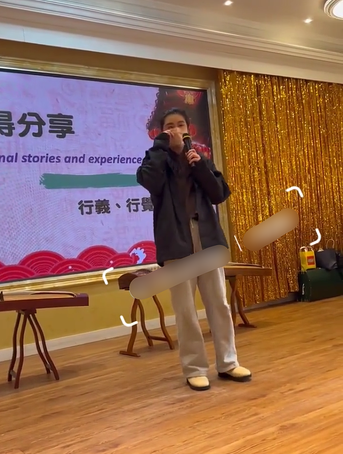 55岁王祖贤现身华人聚会，打扮朴素状态佳，哽咽落泪称过去没朋友（组图） - 4