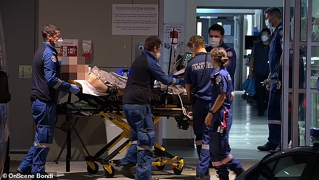 悉尼连发两起坠楼事件！1男子摔成重伤，当街接受开胸手术（视频/组图） - 2