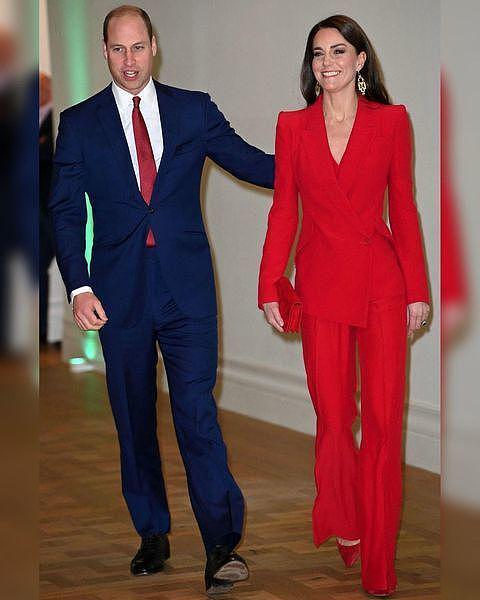 41岁凯特王妃公开演讲，被王子深情凝视，穿猩红西装“比拼”梅根（组图） - 2