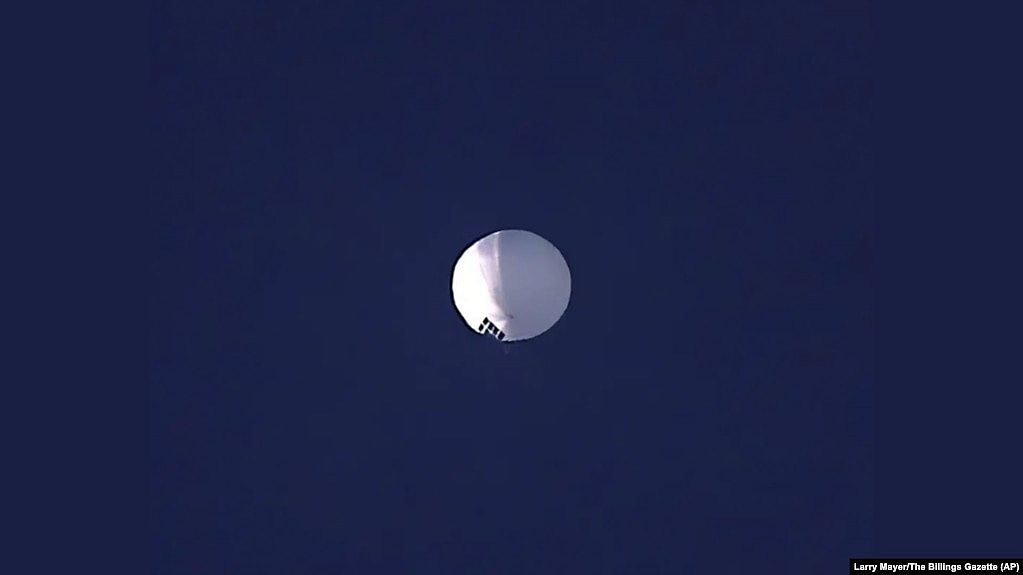 疑似中国高空侦察气球飞过美国蒙大拿州的比灵斯上空。