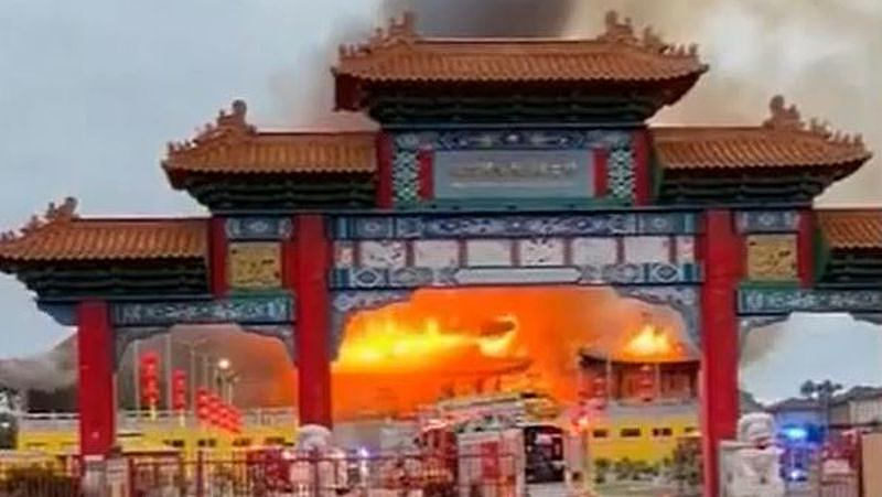 墨尔本知名佛寺被焚，警方称火灾不存在疑点！华女：看到现场崩溃落泪，担心失去父亲骨灰（组图） - 2