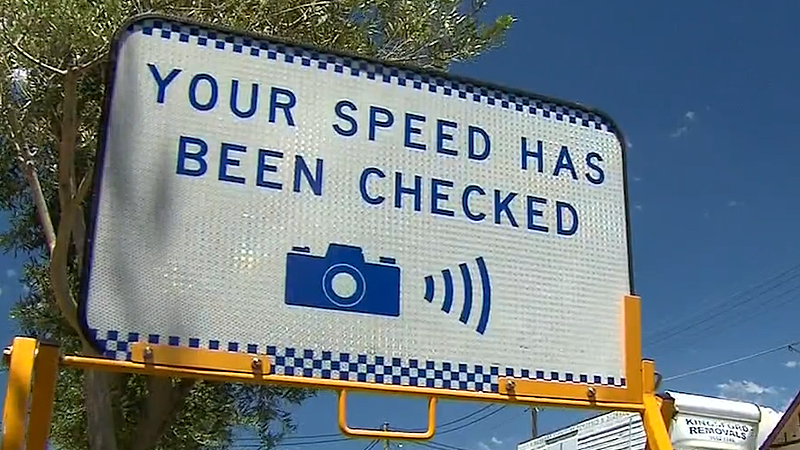 司机注意！新州道路测速摄像头即将增加，测速车增设警示牌（图） - 2