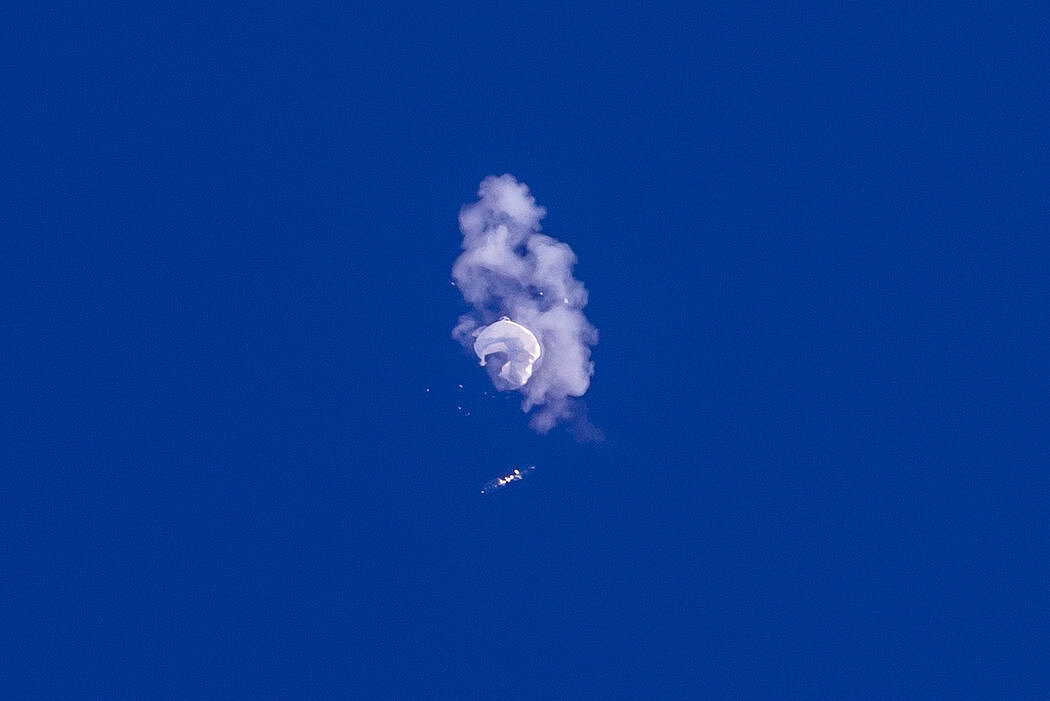 一架美国战斗机周六在南卡罗来纳州海岸外将中国气球击落。