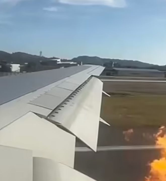 俄罗斯载321人客机引擎突然起火、轮胎爆炸！（组图） - 3