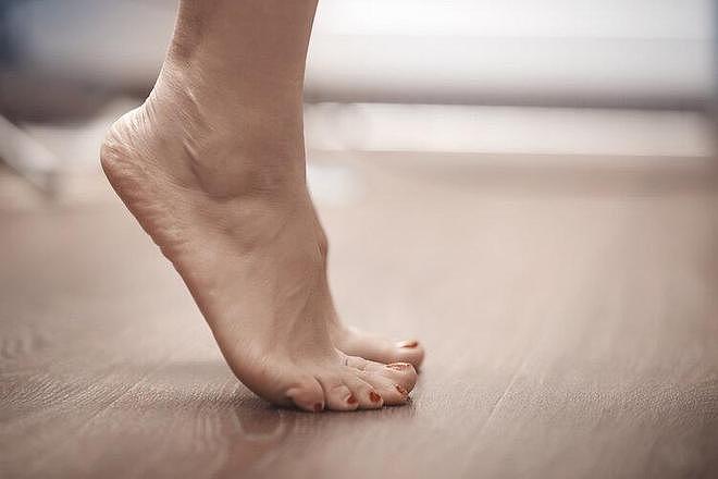 【健康】54岁阿姨，每天坚持踮脚，半年后，她的身体发生了什么变化（组图） - 3