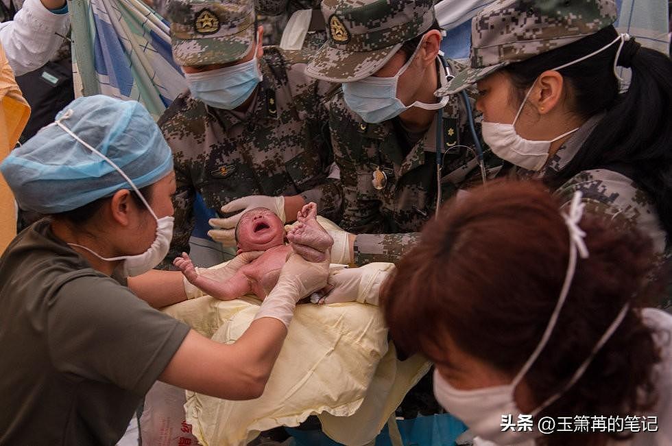“警察妈妈”蒋晓娟，汶川废墟中曾哺乳9婴，如今如何了（组图） - 8