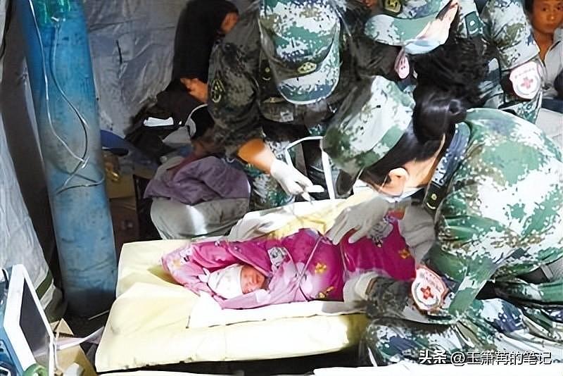 “警察妈妈”蒋晓娟，汶川废墟中曾哺乳9婴，如今如何了（组图） - 12