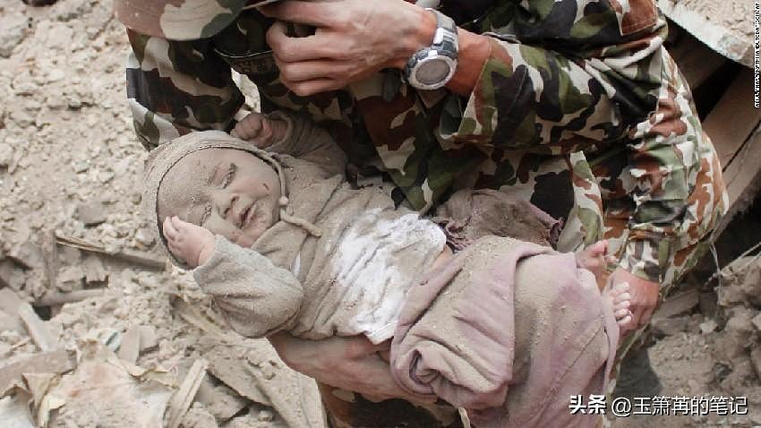 “警察妈妈”蒋晓娟，汶川废墟中曾哺乳9婴，如今如何了（组图） - 14
