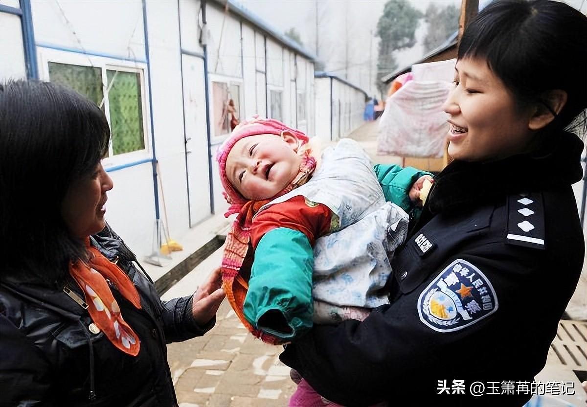 “警察妈妈”蒋晓娟，汶川废墟中曾哺乳9婴，如今如何了（组图） - 16