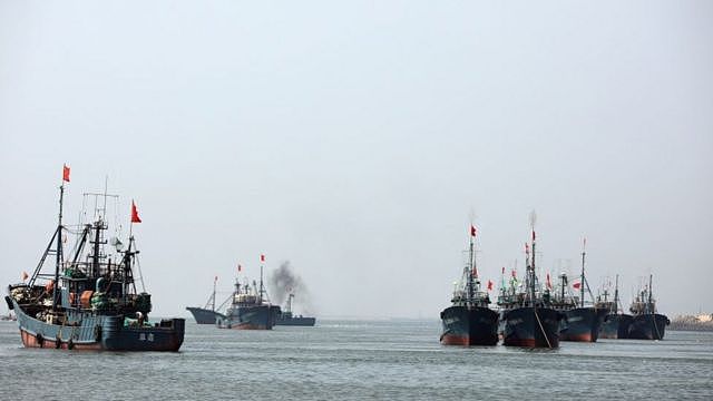 大连海事局两日前（10日）发布航行警告，称12日至19日期间在渤海海峡黄海北部“执行军事任务，禁止驶入”。