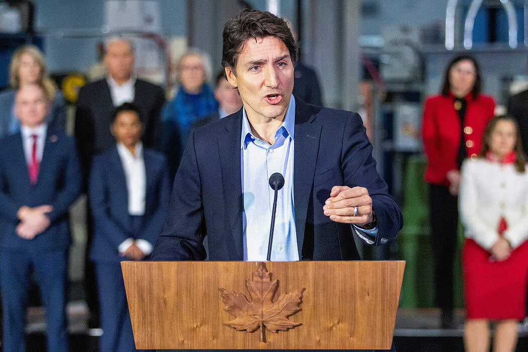 加拿大总理特鲁多在1月的一次活动中。“我下令击落一个不明物体，该物体侵犯了加拿大领空，”特鲁多周六在Twitter上说。