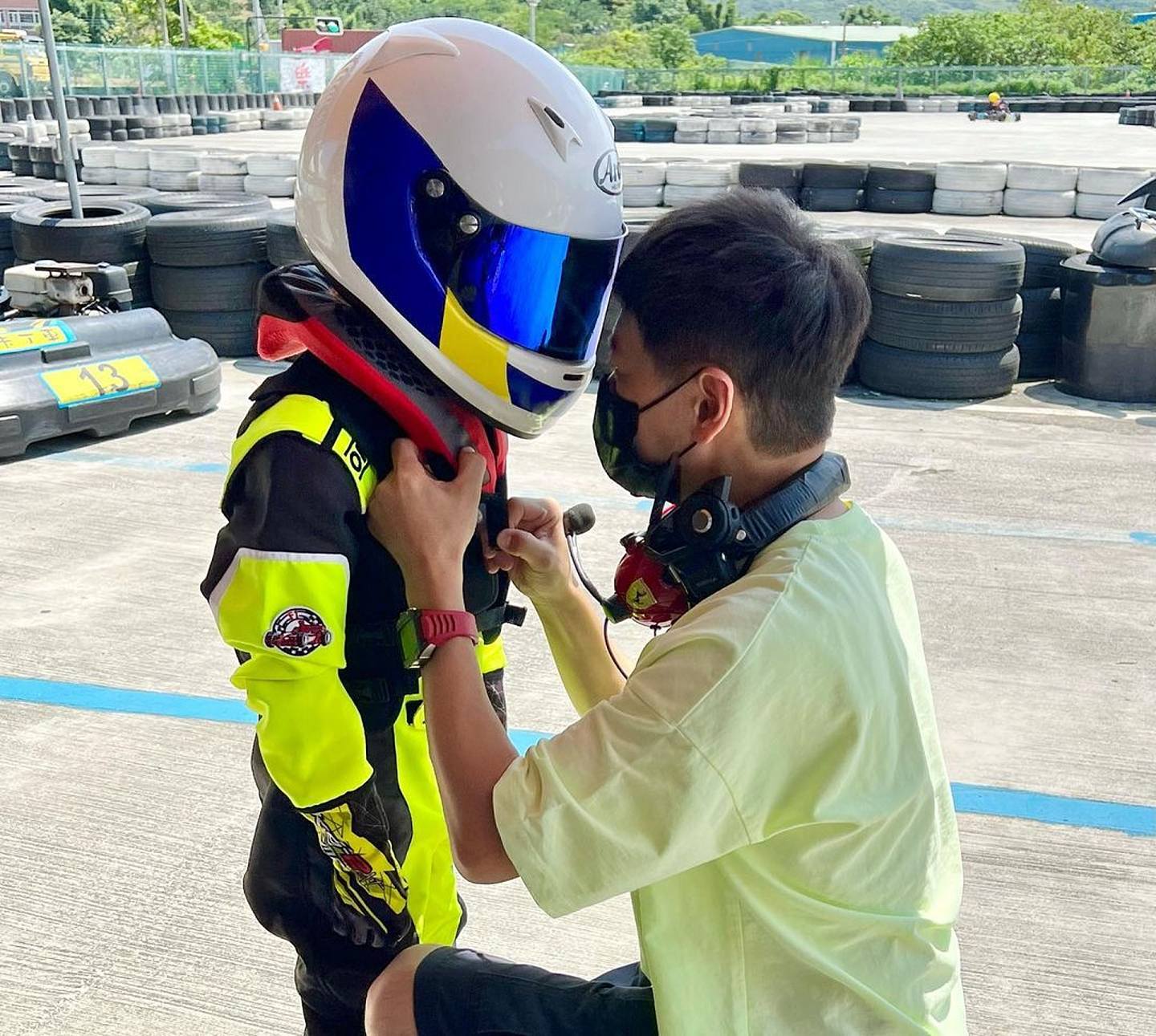 林志颖曾带儿子一起赛车。 （Instagram@jimmylin）
