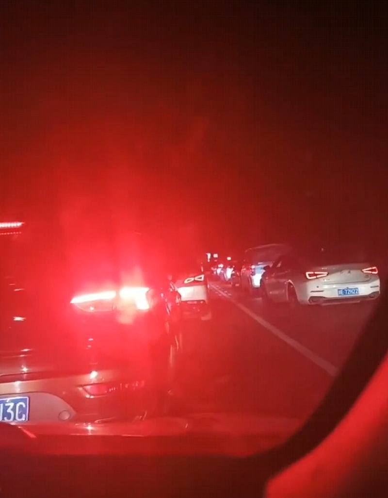 湖南高速又发交通事故！巴士侧翻，造成逾60人受伤（视频/组图） - 4