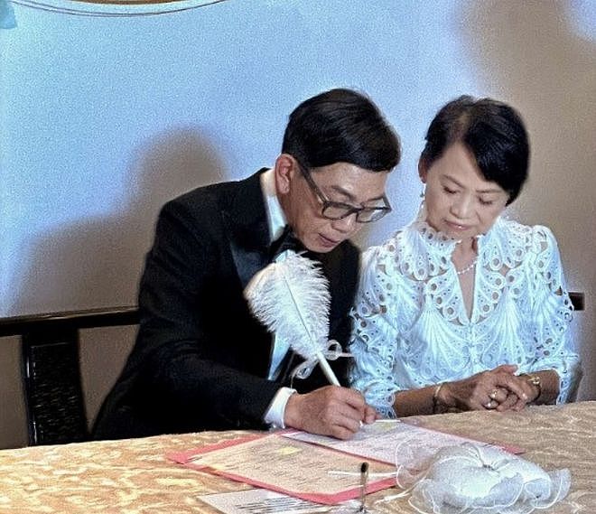 恭喜！香港知名男星迎娶66岁圈外女友，两人交往30年一直未同居（组图） - 4