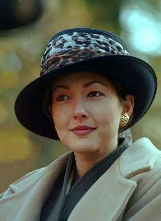 华裔金融女逃离欧洲王室，41岁再婚被骗，她的人生比戴安娜精彩（组图） - 11