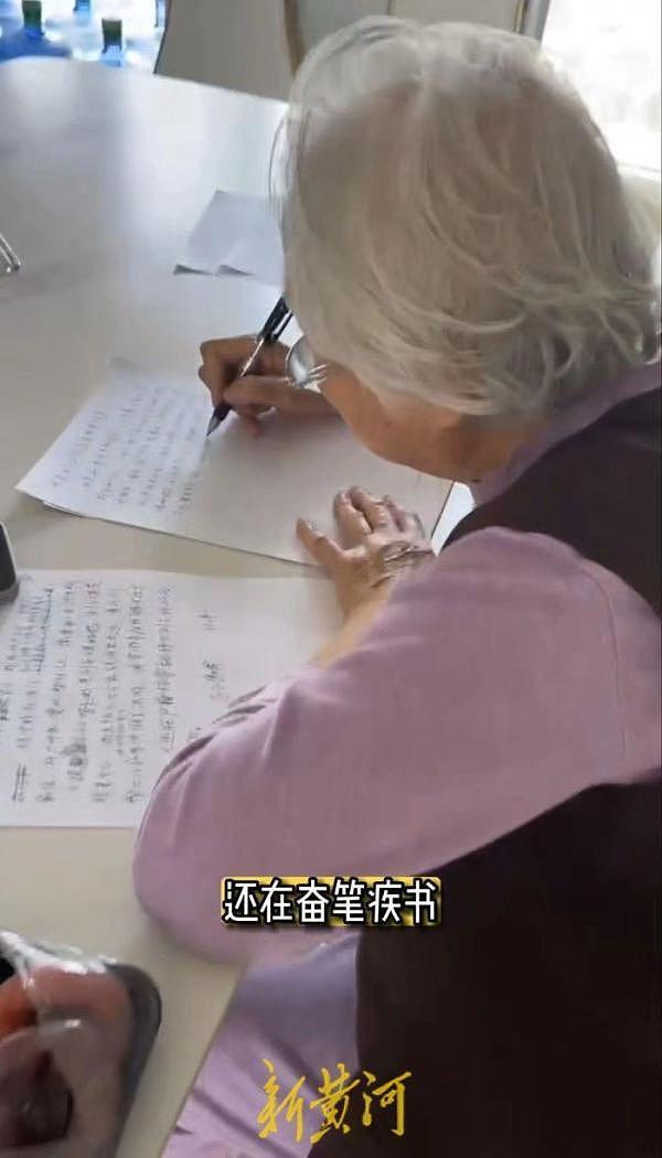 长春85岁老人不停写材料证明“我是女儿的妈妈”， 官方回应：查不到档案（组图） - 3