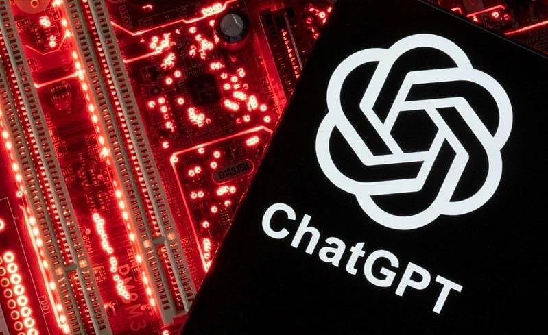 OpenAI开发的聊天机器人「ChatGPT」暴红，不少大厂也因此推出自己的AI机器人迎战。（示意图／路透）