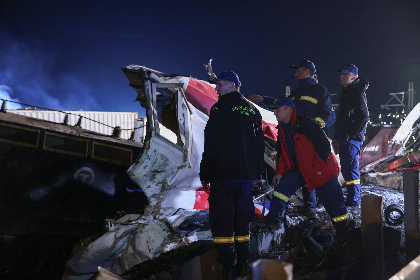 43死85伤！希腊两列火车迎面相撞脱轨爆炸，现场火光冲天，惨叫不断（视频/组图） - 13