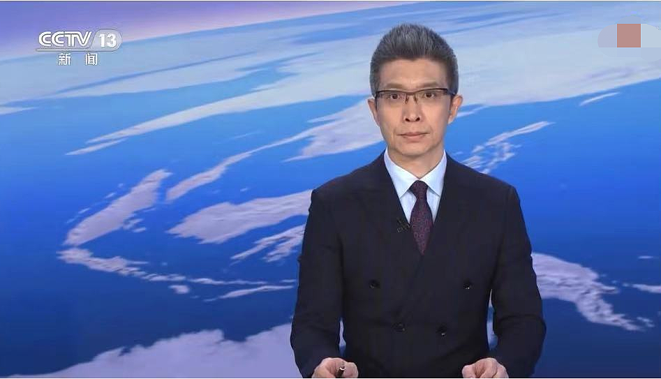 央视新闻播出事故，画面切错，朱广权开小差受惊吓（组图） - 6