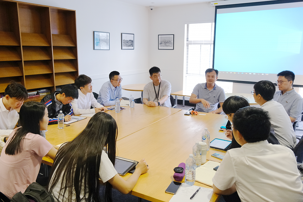 5.在悉尼大学拜访Jun Huang教授和张浩学长.png,0