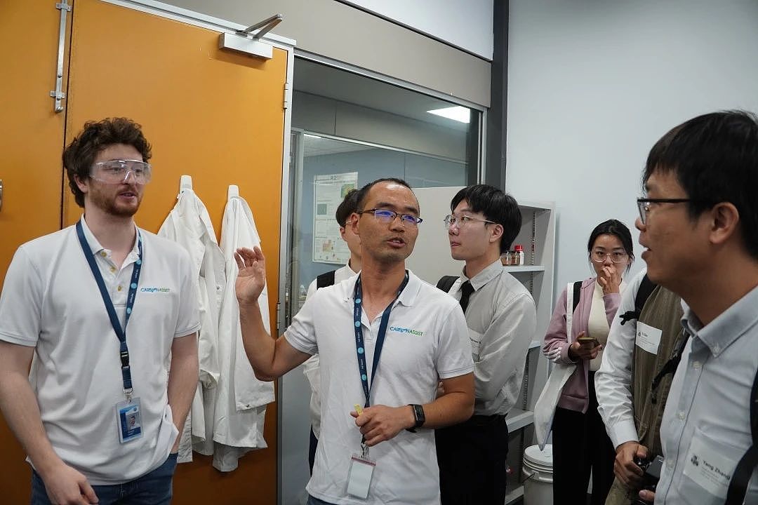 7.在科廷大学碳捕集实验室与Zhijian Wan教授课题组交流.jpg