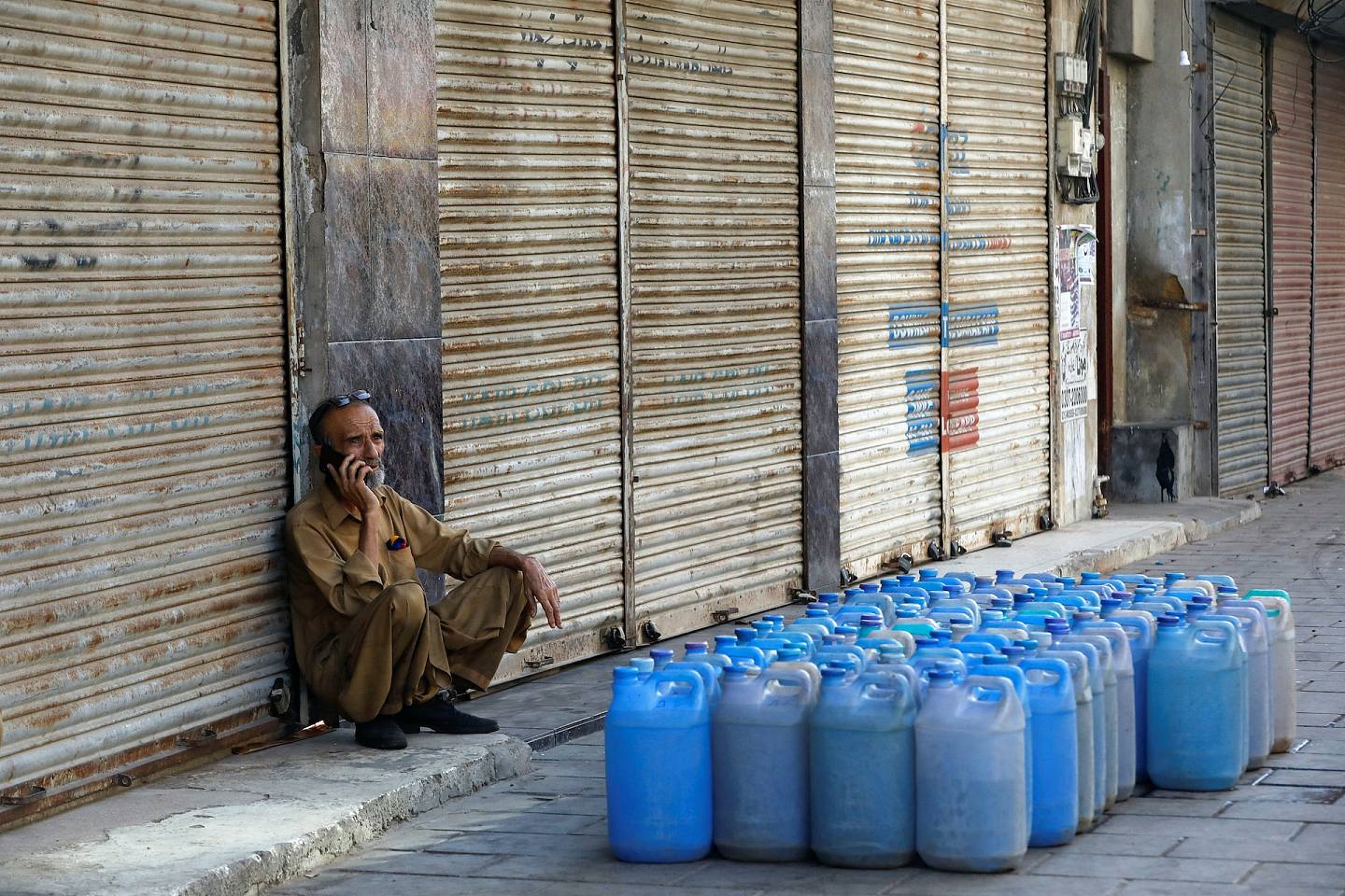 巴基斯坦国内治理失衡，经济一直未有起色，就连基本的水电都没办法正常保障，巿面显得萧条。 （Reuters）