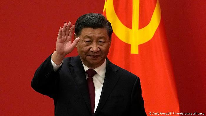 中国国家主席习近平去年10月在中共二十大结束后，与中外媒体在人民大会堂见面（资料照）