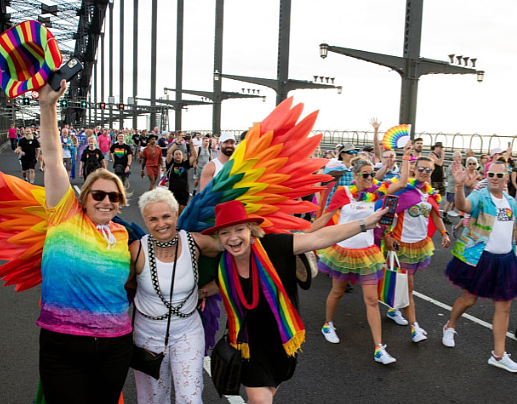 悉尼同性恋狂欢节45周年庆祝大游行开始！5万人涌上街头，总理外长齐参与！海港大桥及CBD封路（视频/组图） - 12