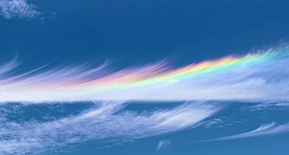 澳洲上空惊现“七彩云”奇观！当地居民拍下绝美照片，网友直呼神奇（组图） - 3