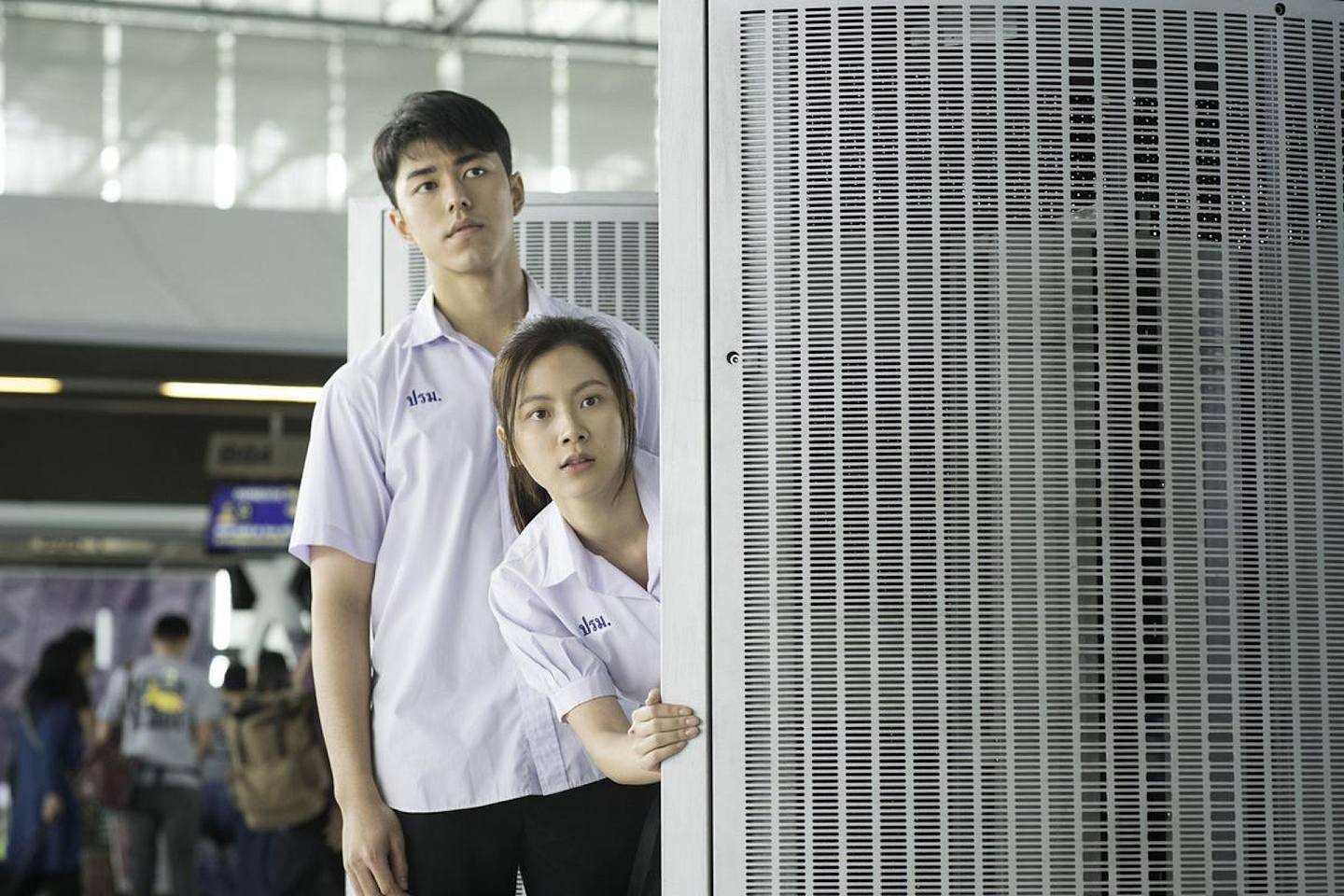 泰國女星平采娜憑主演《初戀那件小事》紅到中國大陸，她的校服裝扮亦成為網民仿效的對象。（劇照）