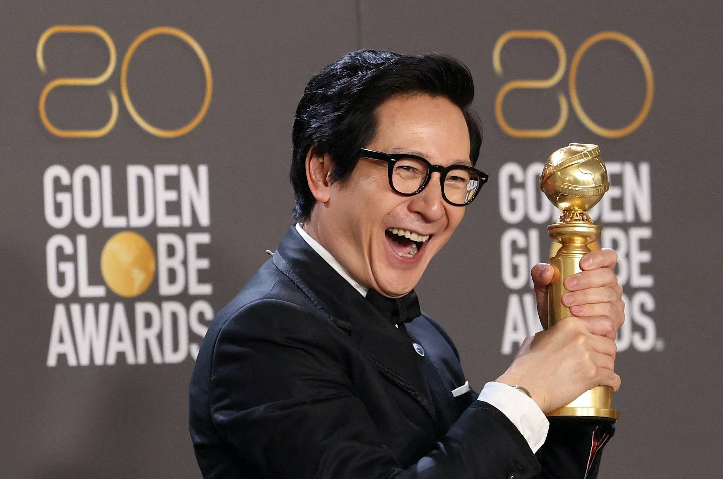 2023年1月10日，美國華裔男演員關繼威（Ke Huy Quan）奪得金球獎最佳男配角獎（Reuters）