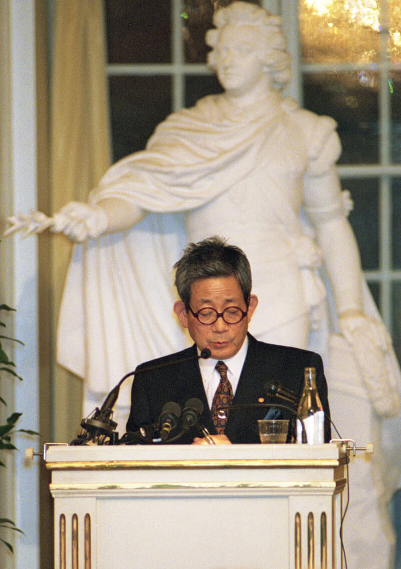 大江健三郎1994年在瑞典學院發表演說「曖昧的日本與我」。（共同社）
