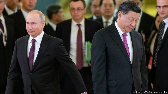 图为普京与习近平于2019年6月5日在莫斯科的克里姆林宫会晤。