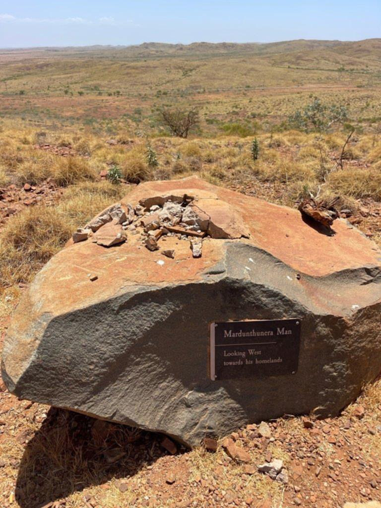 西澳男子毁坏原住民雕像，被罚款1000澳，其称：雕像引起了民愤（组图） - 3