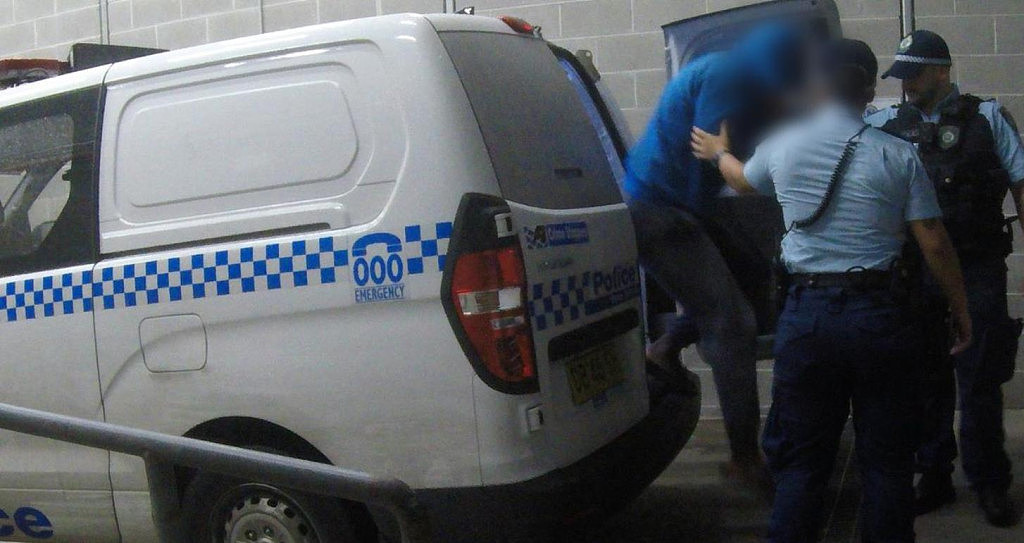 悉尼警方捣毁犯罪团伙，缴获大量毒品和现金！1名男子被控罪（组图） - 4