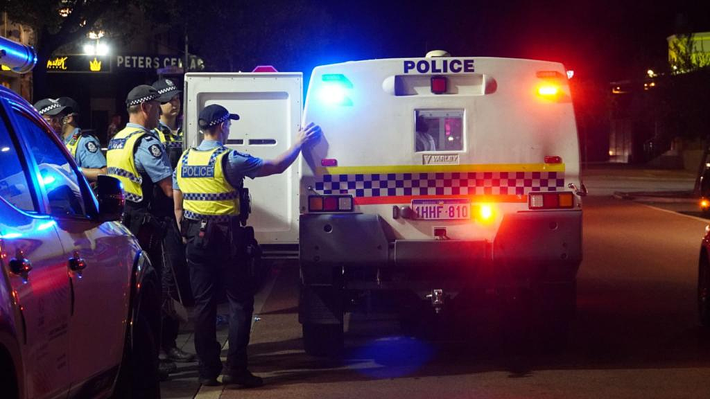 西澳袭警事件猛增，被吐口水、针扎伤，年轻警察五个月内感染两次肝炎（组图） - 3