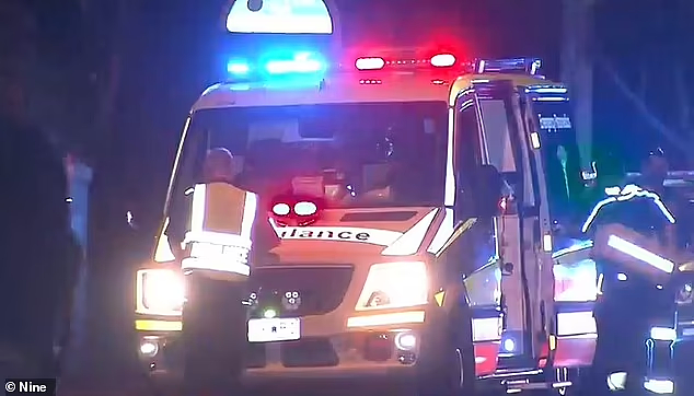 澳洲街头爆发群殴！2男子受伤送医，警方介入调查（组图） - 3