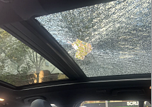 “砸中必死！”悉尼华人宝妈CBD开车遇高空掷物，天窗粉碎！母女3人幸运逃生，涉案者难追查（组图）