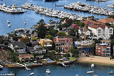 澳洲最新“贫富区”排行出炉！10大富人区悉尼独占6席，“近水楼台”成富人最爱（组图）