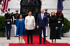 纽时：外交政策大转向，小马科斯带领菲律宾“弃中亲美”（组图）