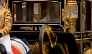 【直播】英王加冕！查尔斯与王后登白金汉宫阳台挥手，小王子挥手超可爱 （视频/组图） - 30