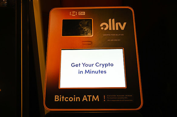 加密货币 ATM 允许人们用现金购买数字货币，例如比特币和以太币。