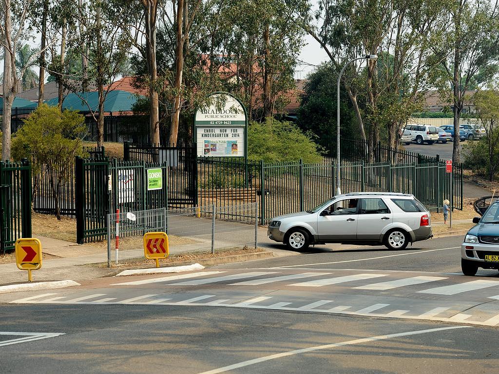 Braddock PS 四个年级的学生被要求至少在本周剩下的时间里呆在家里。