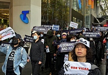 悉墨百名华人888申签者CBD街头抗议，吁当局加速审批，怒斥政府不公平（视频/组图）