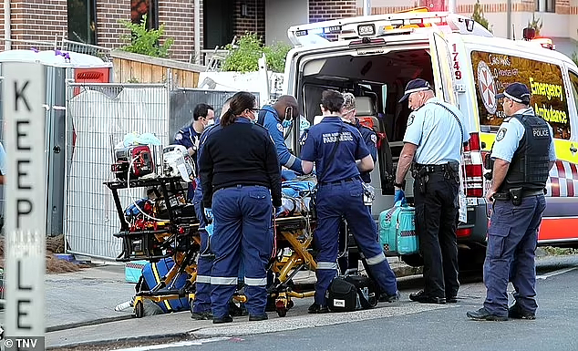 悉尼工地发生事故！7旬老人从10米高坠落受重伤，情况危急（组图） - 2