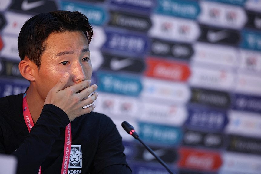 韩国足球球员孙准浩据报因涉嫌踢“假球案”遭刑事拘留。