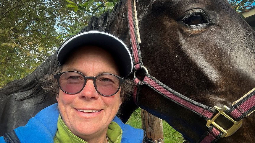 现年57岁的布里斯特女士现在是一名悉尼的驯马师。